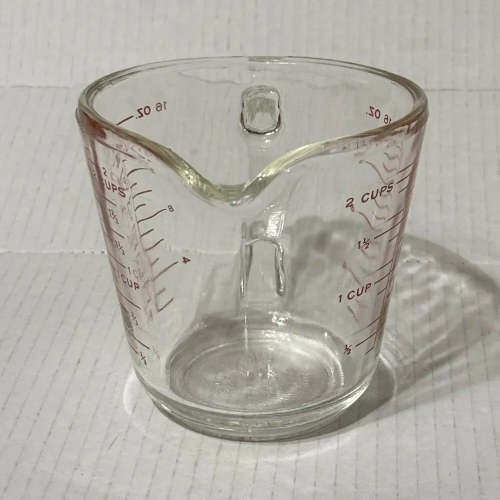 Vintage PYREX 516 Glass Measuring Cup Red Lettering Closed D-Handle 2 Cup/1 Pint